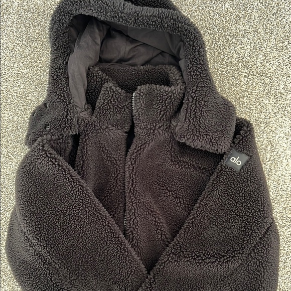 Alo Yoga Sherpa Foxy Hooded Jacket. - Picture 7 of 7